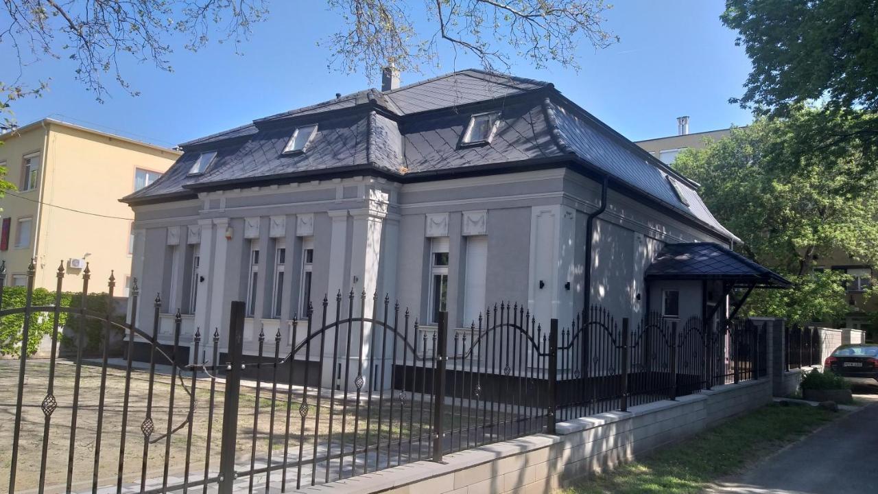 Karpatia Vendeghaz 1201 Budapest Esterno foto