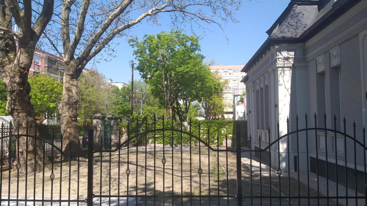 Karpatia Vendeghaz 1201 Budapest Esterno foto